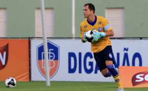 Internacional fica perto de tirar goleiro Marcelo Lomba do Bahia