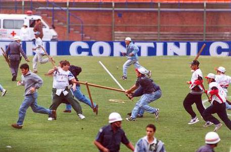 Briga com morte na final da Copa São Paulo de 1995 no Pacaembu