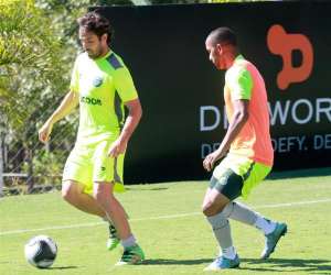 Série B: Goiás faz último treino com a presença de um 'ídolo' em campo