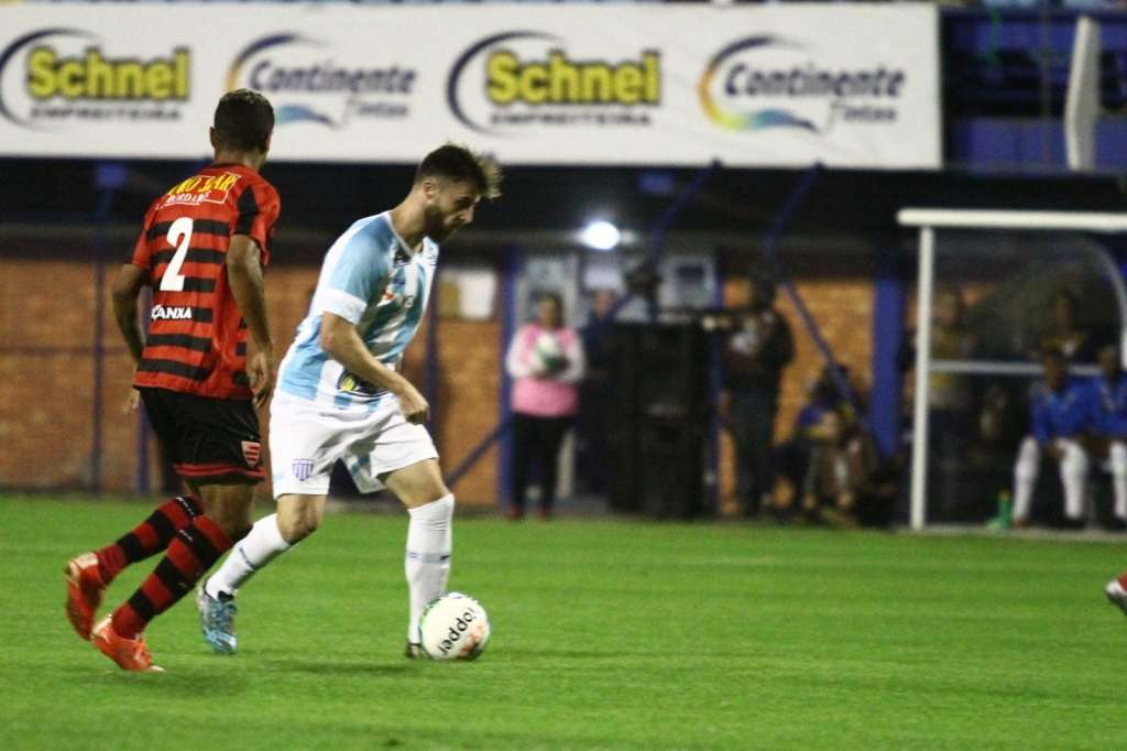 Avaí e Oeste podem ver a diferença para a zona de rebaixamento diminuir no complemento da rodada - Jamira Furlani/Avaí FC