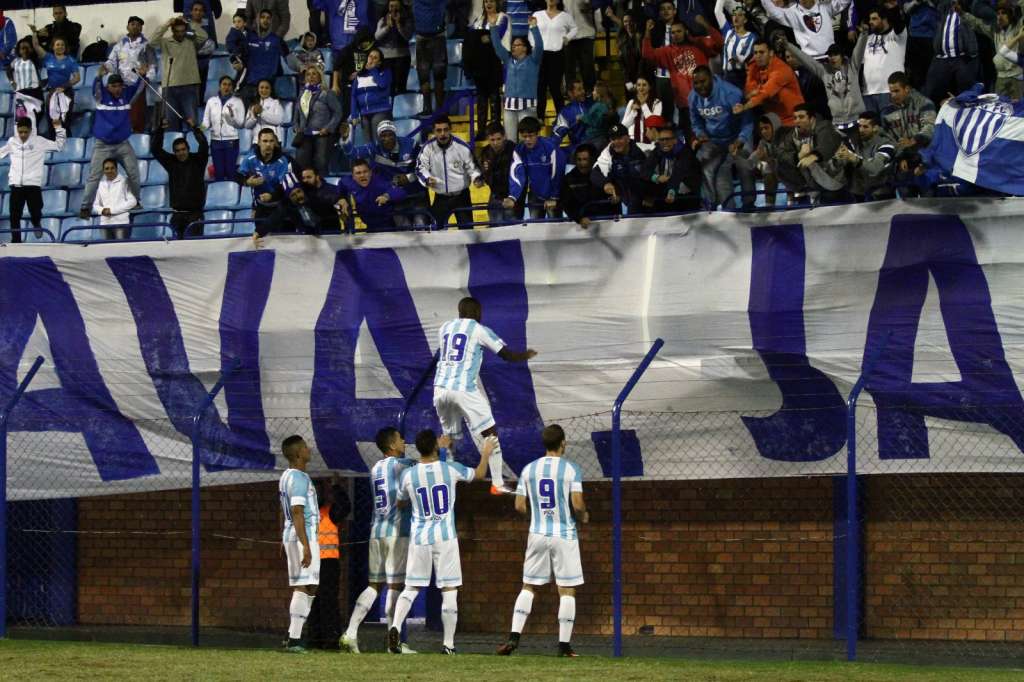 Tatá precisou de menos de dois minutos em campo para empatar a partida na Ressacada - Jamira Furlani/Avaí FC