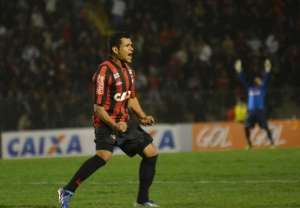 Série B: Vasco contrata Éderson, artilheiro do Brasileirão em 2013