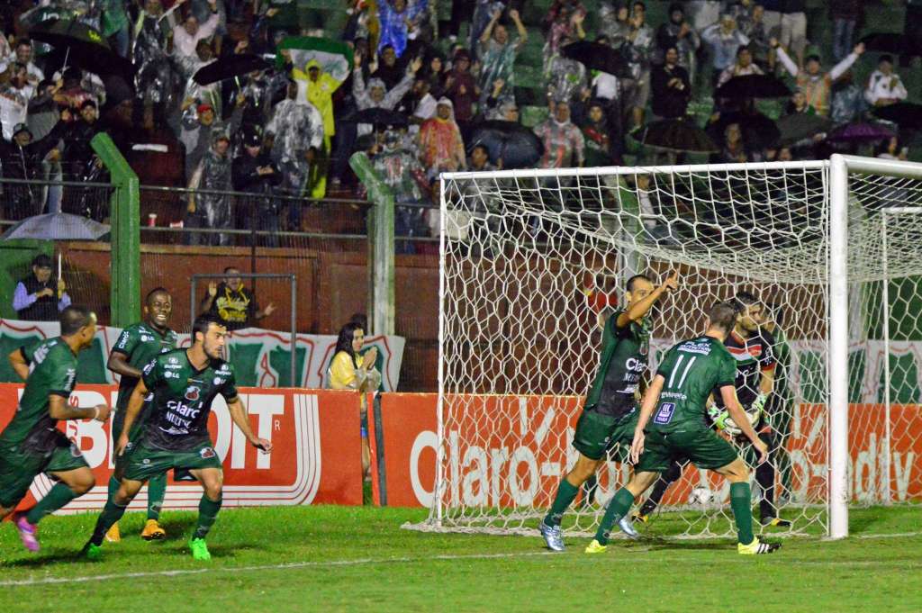 São Paulo-RS 2 x 0 PSTC-PR - Classificação gaúcha ficou no quase... 2 0002050181015 img