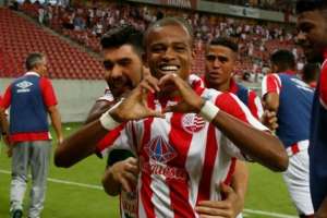 Série C: Confiança contrata lateral do Náutico e zagueiro do Sampaio Corrêa