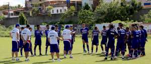 Série B: Guto Ferreira fecha o grupo do Bahia para enfrentar o LEC