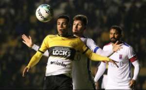 SÉRIE B: Criciúma vence no sufoco e encosta no G4; Náutico encerra jejum