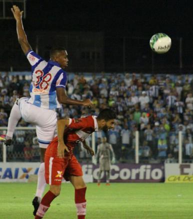 Na Curuzu, quase nove mil torcedores, viram bom jogo entre o Paysandu e o CRB