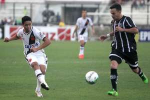 Série B: Coringa no Vasco, lateral Yago Pikachu comemora bom momento no meio de campo