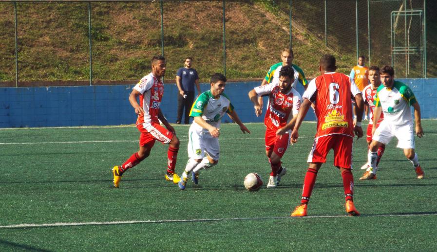  Gustavo Vintecinco e Luiz Henrique foram os destaques do XV de Jaú na vitória sobre o Taboão da Serra