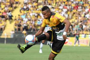 Criciúma faz jogo duro e mantém atacante Gustavo longe do Corinthians