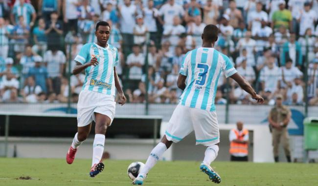 João Filipe quer vaga no time do Avaí para ‘reviver momento mágico’