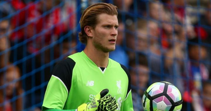 Goleiro Loris Karius quebra a mão e desfalca Liverpool por dez semanas