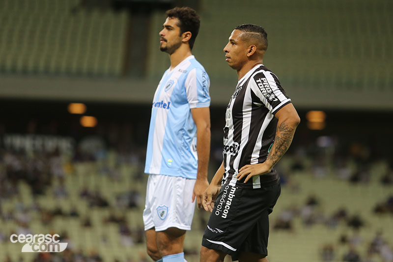 O atacante Rafael Costa volta para colocar o Ceará na liderança da Série B