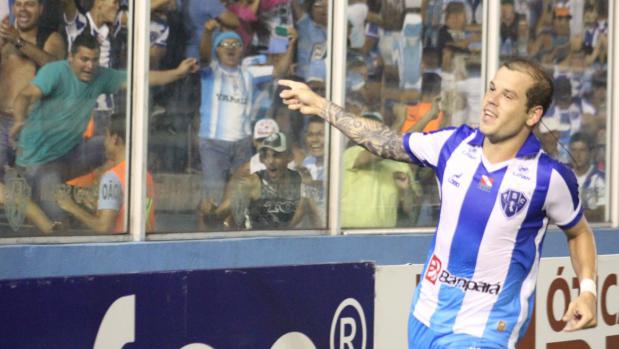 Tiago Luis marcou os dois gols do Paysandu no empate com o Vila Nova-GO na Curuzu