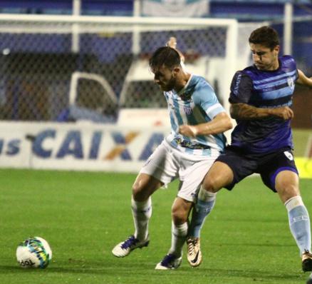 Diego Jardel jogou bem e marcou gol da vitória do Avaí