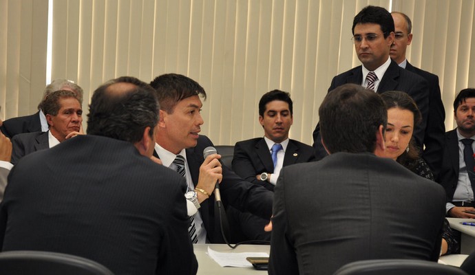 Em julgamento, relator diz que lance da Maxion ‘é vil’ e mantém voto pró-Guarani