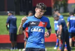 Série B: Sem espaço no Atlético-GO, Junior Viçosa pode parar no Santa Cruz