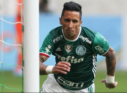 Barrios marcou o primeiro gol do Palmeiras que briga pelo título