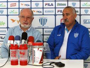 Série B: Joceli dos Santos é apresentado no Avaí e fala sobre contratações