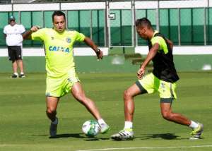 Série B: Daniel Carvalho espera “novo Goiás” após recesso da Olimpíadas