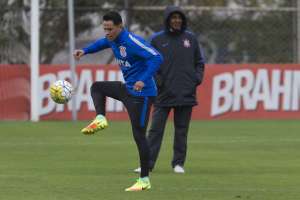 Sem opção, Corinthians deve recorrer a dois reforços 'caseiros'