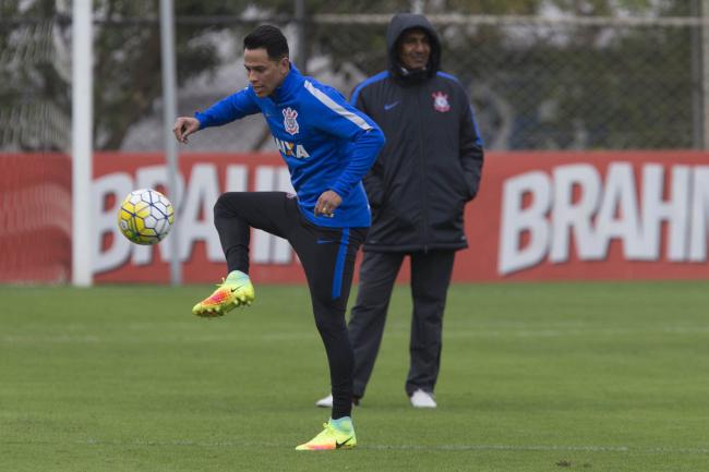 Cristóvão Borges não deve receber os reforços prometidos no Corinthians 