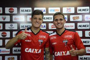 Série B: Atlético-GO apresenta atacantes Lucas Crispim e Edson Junior