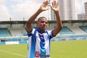 Sem chances no Fluminense, Robert é emprestado ao Paysandu