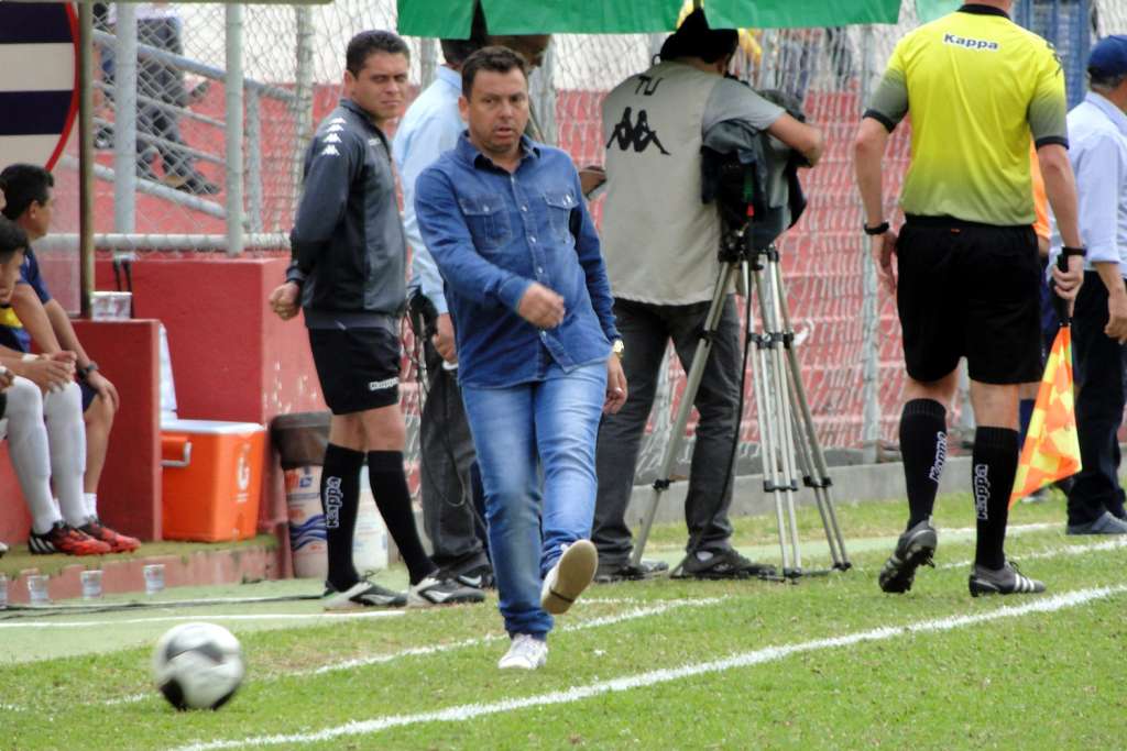 Técnico Alex Alves comemora boa fase do Nacional (Foto: Ruben Fontes Neto/FPF)