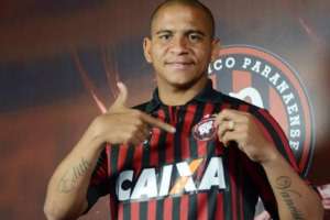 Série B: Goiás prepara proposta oficial por atacante do Atlético-PR