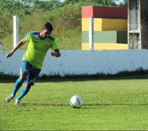 Rayllan comemora boa atuação do Sampaio Corrêa contra o Vasco