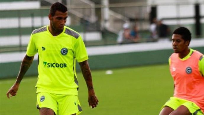 Léo Lima está esbanjando categoria no Goiás