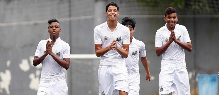Infantil do Santos está classificado para próxima fase (Foto: Pedro Ernesto Guerra Azevedo/Santos)