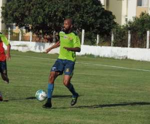 Série B: Sampaio Corrêa perde dupla de zaga e Flávio Araújo quebra cabeça