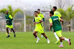 Série B: Léo Gamalho volta e Goiás pode ter mudanças em Londrina