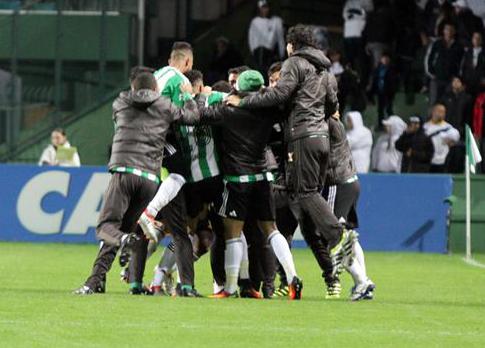 Coritiba virou em cima do Santos no Couto Pereira