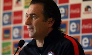 Eliminatórias: Pizzi convoca Mena e pede 'sacrifício' ao Chile após título da Copa América