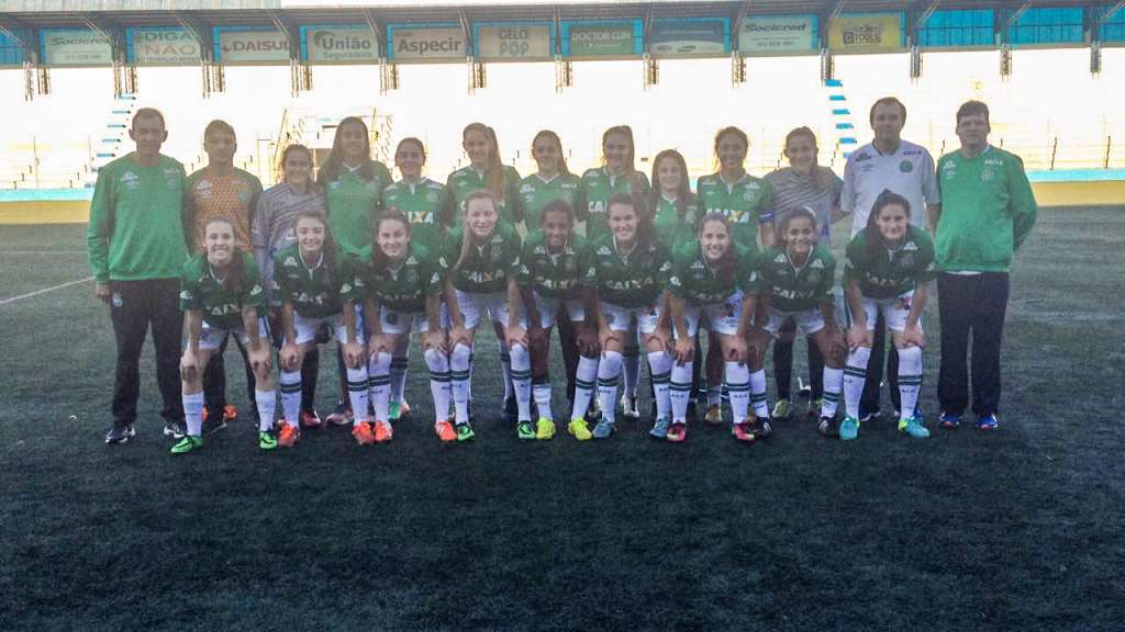 Milena foi a autora dos dois gols da Chape