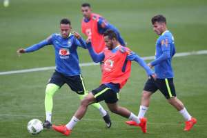 Tite convoca cinco jogadores sub-20 para treinar com a seleção principal