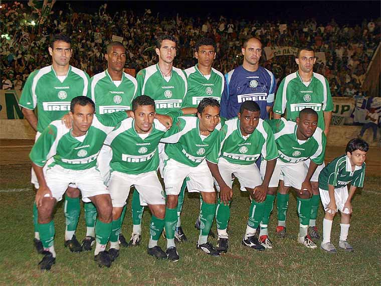 Vagner Love e Edmilson, na foto de campeão da Série B em 2003