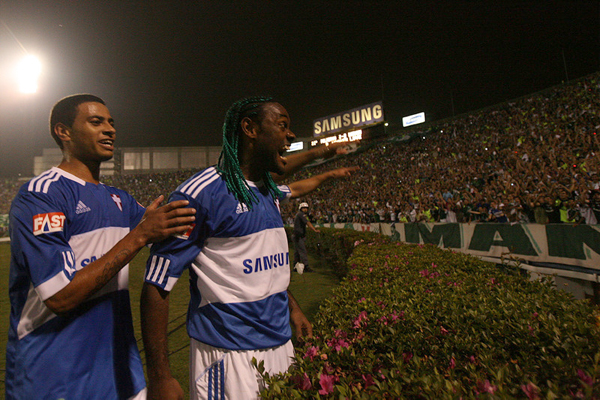 Vagner Love brilhou com Obina em 2009, faltou o título