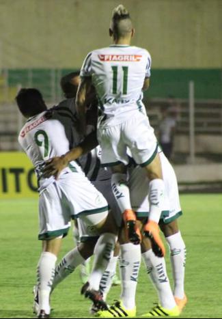 Hugo, camisa 11 do Luverdense, brilhou e fez três gols