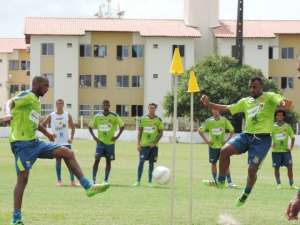 Série B: Sampaio Corrêa treina com a volta dos zagueiros titulares