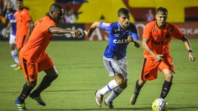 Volante Amaral se recupera e pode ser titular contra o Coritiba na Sulamericana