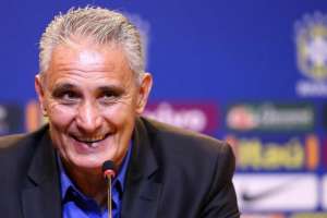 Tite deverá confirmar Miranda nesta quarta como capitão do Brasil contra Equador
