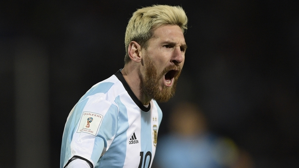 Messi foi o autor do único gol da Argentina na estreia de Bauza