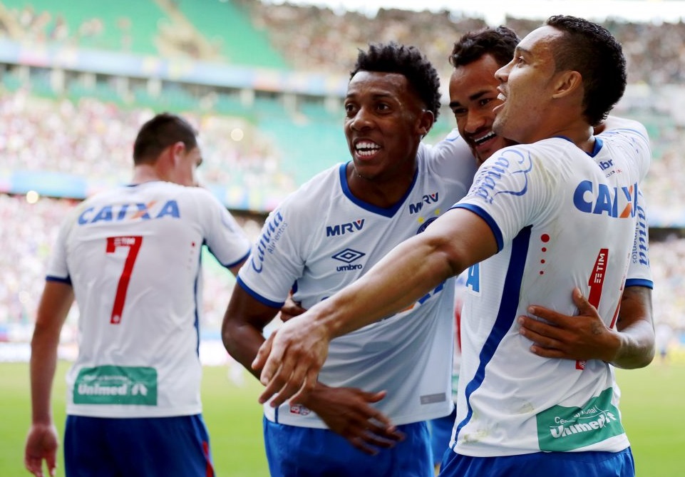 Jogadores do Bahia comemoram gol de Jackson na vitória sobre o Vasco - FOTO: FELIPE OLIVEIRA / EC BAHIA