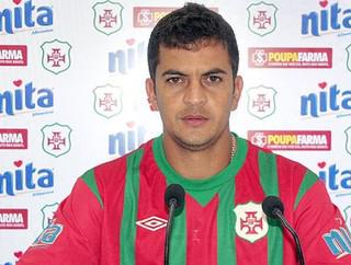 Pio, que já atuou pela Portuguesa Santista, é um dos principais nomes do Desportivo Brasil 