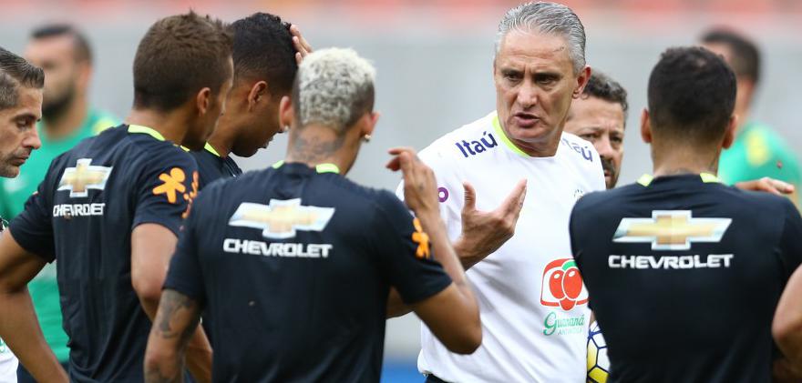 Tite quer Neymar focado só no jogo e que deixa as faltas com a arbitragem do confronto com a Colômbia