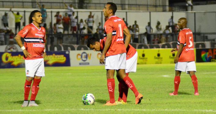 Jogadores do River não acreditam na derrota e no rebaixamento para a Série D. Foto: Jailson Costa